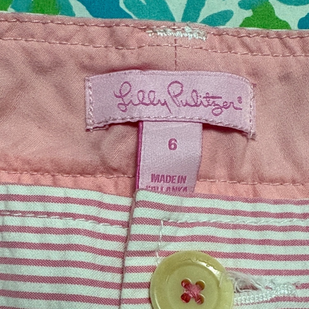 Lilly Pulitzer Pink Striped Scallop Hem Women Shorts, Size 8. - Picture 5 of 5